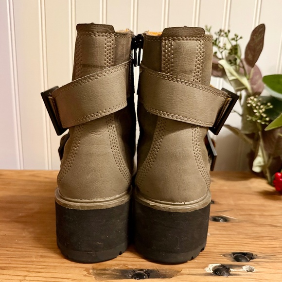 Womens Timberland Boots - Picture 4 of 4